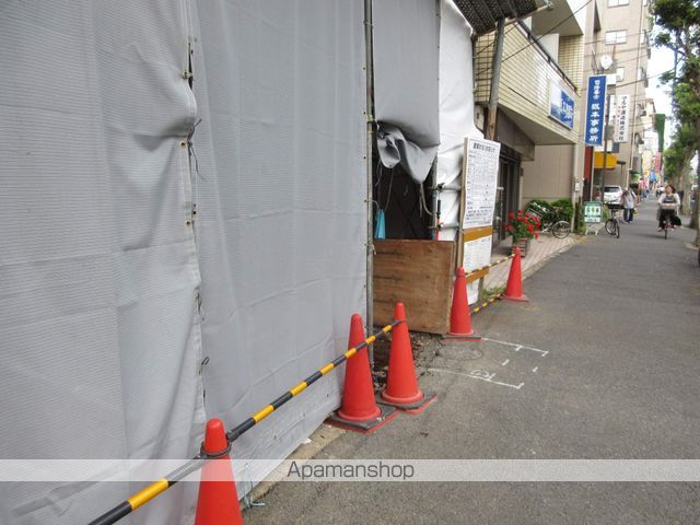 モン・シャトー中野四季館の玄関写真
