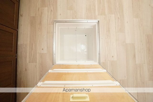 雨あがりの虹 A棟の内装写真