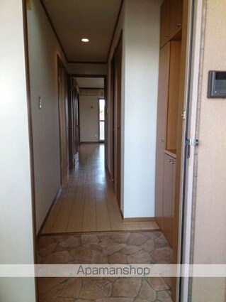 エバーグリーン桜川[2LDK/57.42m2]の玄関