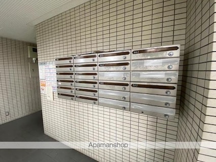 Ｃｒｅｓｔ　ＣｏｕｒｔＫ２[2LDK/66m2]の共用部3