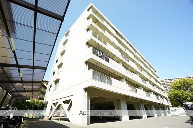ライオンズマンション千里丘A棟の外観写真