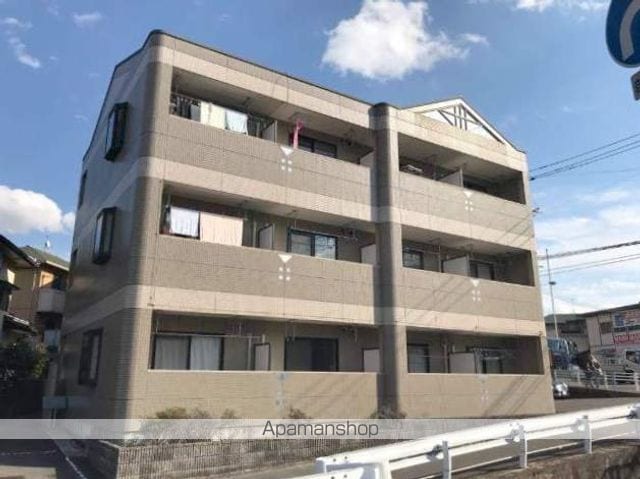 E.クレストの外観写真