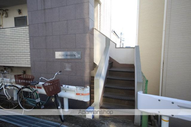 オリーブマンションの玄関写真