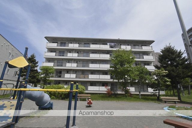 札幌西月寒団地6号棟の外観写真