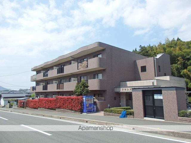 フロレスタ赤間の玄関写真