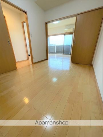 J.FEEL高千穂通の内装写真