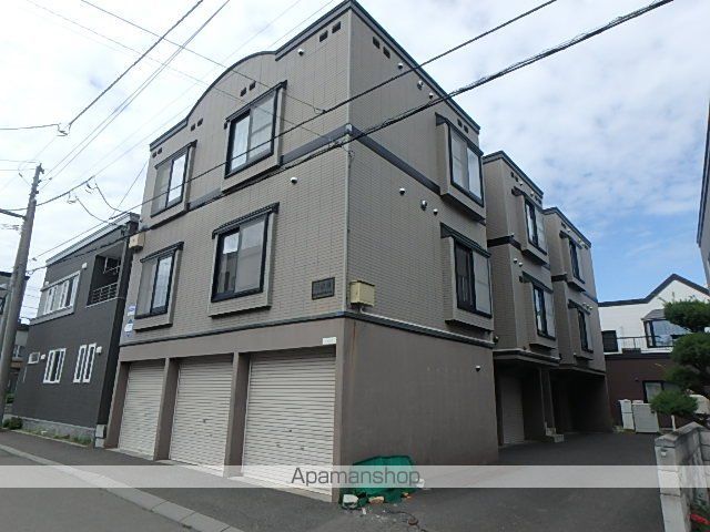 札幌市東西線 南郷７丁目駅 徒歩12分 3階建 築29年の玄関写真