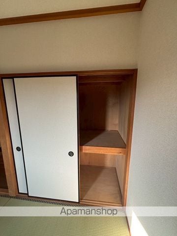 ファミーユおおいIIの内装写真