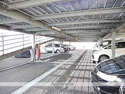 エクセレンス志賀本通[3LDK/79.67m2]の駐車場