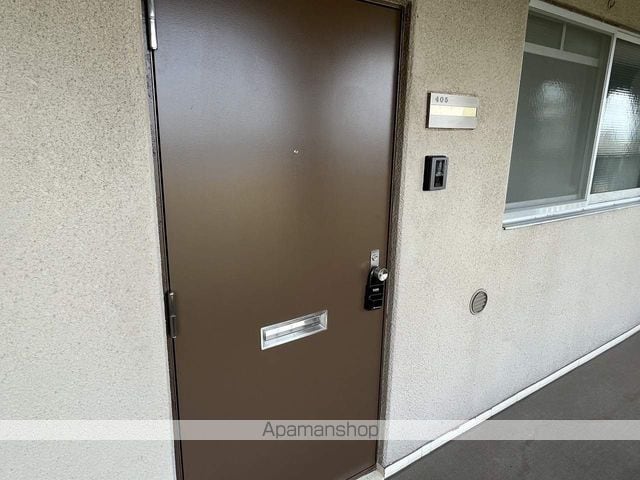 アサヒパレス川之江A棟の玄関写真