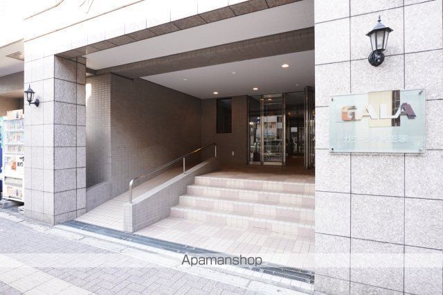 ガラ・シティ笹塚の玄関写真