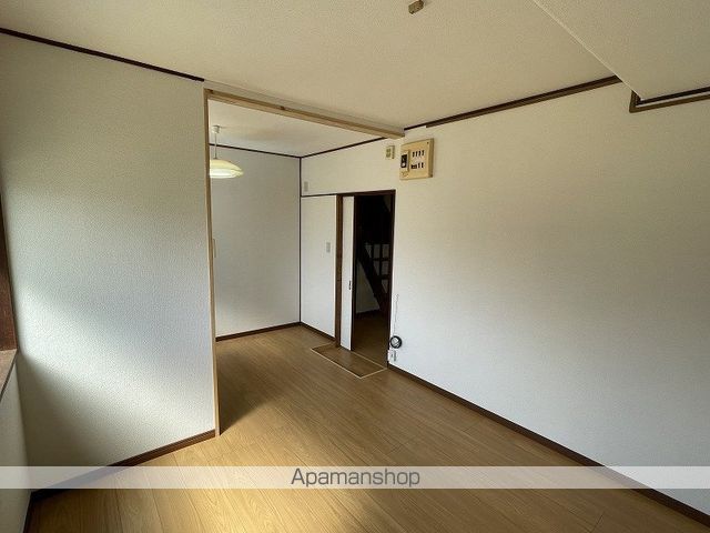 花見東戸建の内装写真