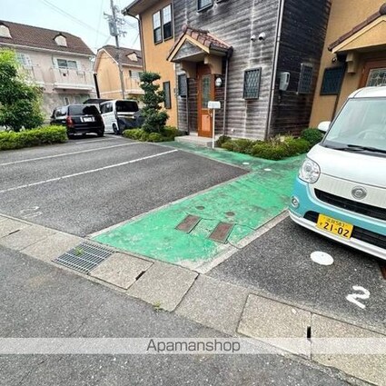 スモールフォレストＥ棟[2LDK/74.52m2]の駐車場