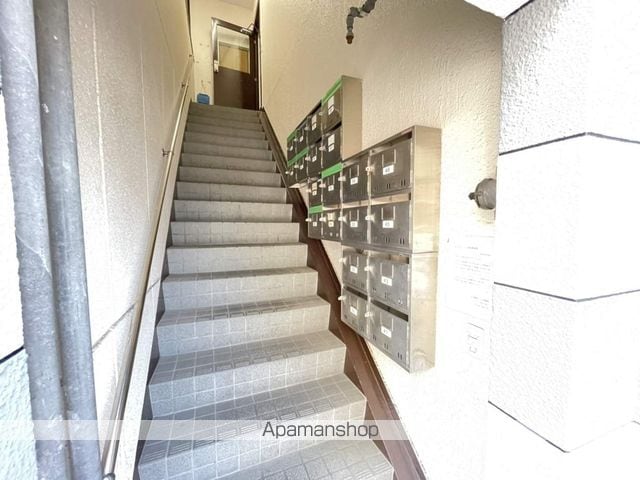 山内ビルの玄関写真