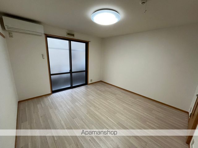 ヴェルデパエーゼの内装写真