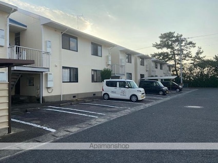 屋島ハイツＡ[2DK/46.4m2]の駐車場