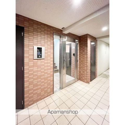 ルクス板橋の玄関写真