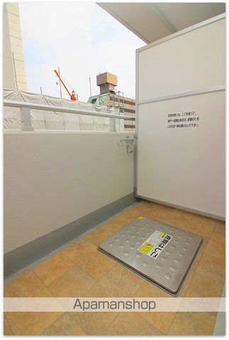 JESUS SQUARE NIPPOMBASHIの内装写真