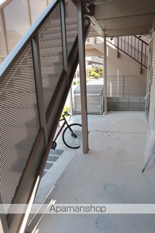 ラビアンローゼの玄関写真