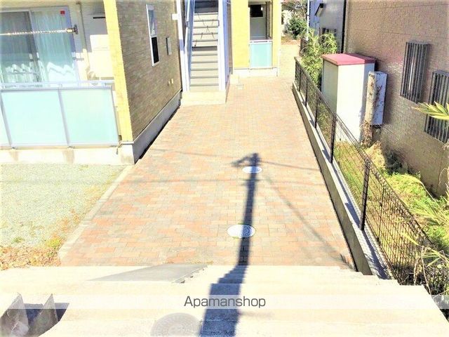 リブリ・HUGEL山手の玄関写真