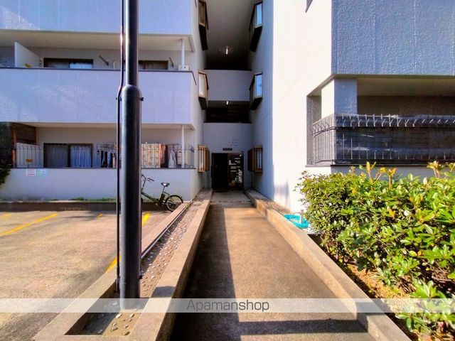 ビートル山本北C棟の玄関写真