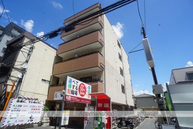 アイリスハイツ5号館の玄関写真