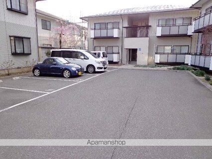 長野県松本市筑摩３丁目[2LDK/52.8m2]の駐車場