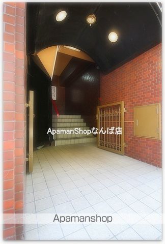 ロイヤルパレス周防町の玄関写真