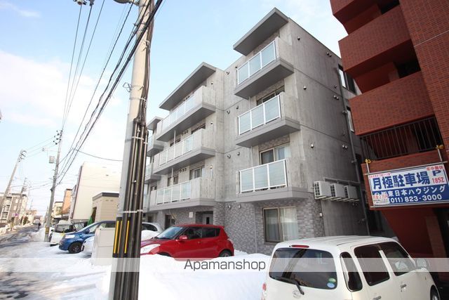 LAPLACE EASTの外観写真