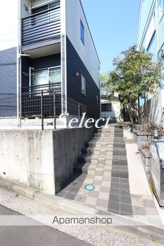 レオネクスト山手の玄関写真
