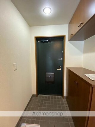 ホープＴＯＭＯ[3LDK/74.9m2]の玄関