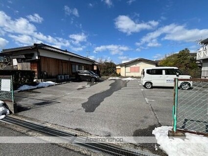 ハイツ西田[1K/21.39m2]の駐車場