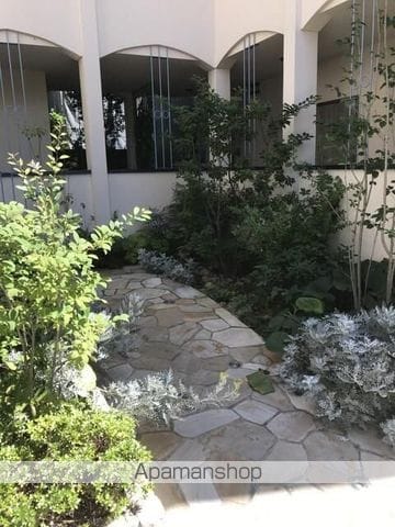 ホルツ山王の玄関写真