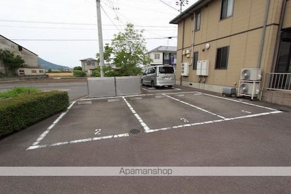 香川県高松市檀紙町[2LDK/54.07m2]の駐車場
