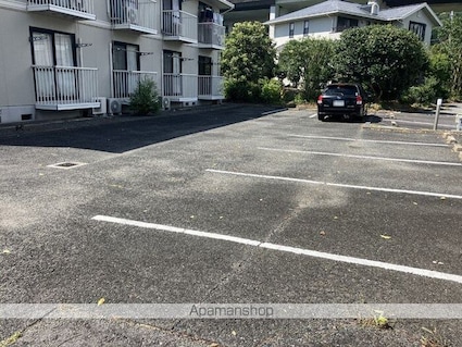 メイゾンベルサ　Ｃ棟[1DK/23.59m2]の駐車場