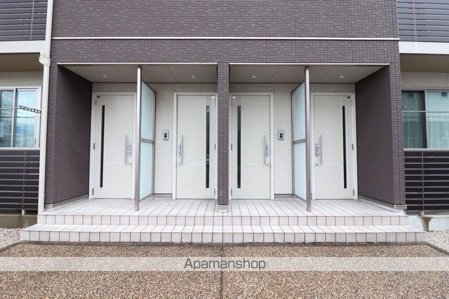 ベルフィオーレCの玄関写真