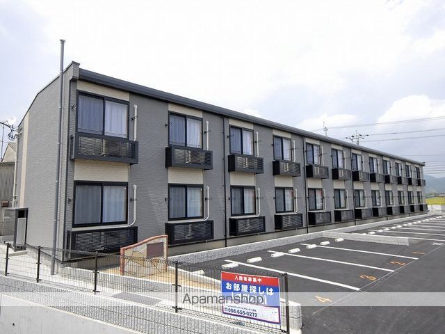 レオパレス葉月の玄関写真