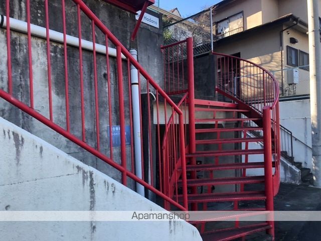 クロノス秦野の玄関写真