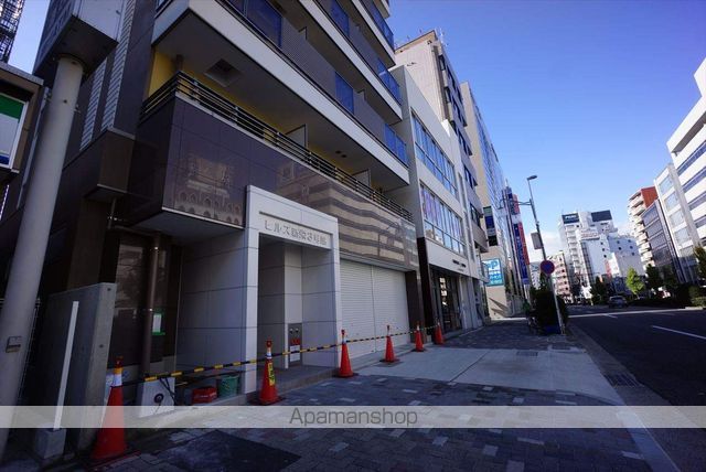 ヒルズ新栄3号館の玄関写真