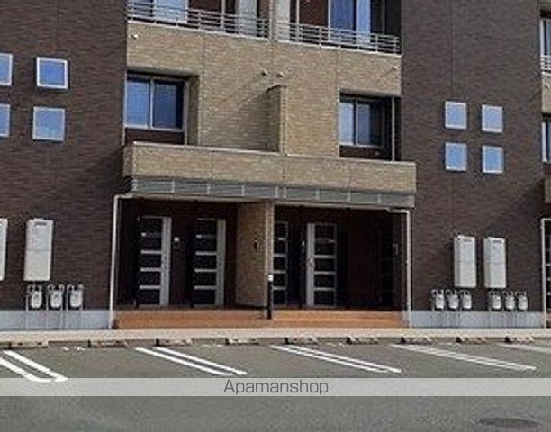 アイリスIの玄関写真