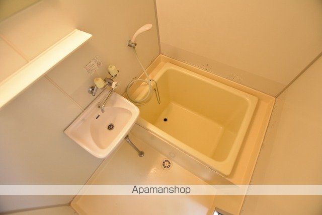 インターナショナルビルの内装写真