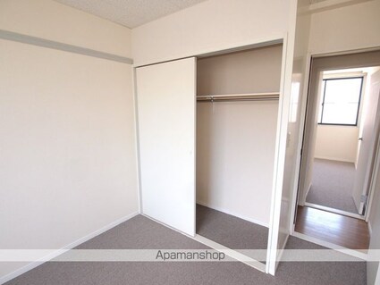 レオパレスルミエール高出[2DK/49.68m2]の収納