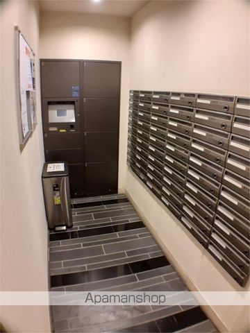 レジディア市ヶ谷IIの玄関写真