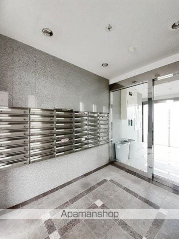 レルベ保田窪の玄関写真