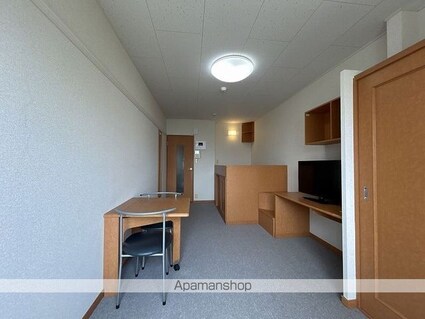 レオパレスピュアタウン[1K/24.84m2]のリビング・居間