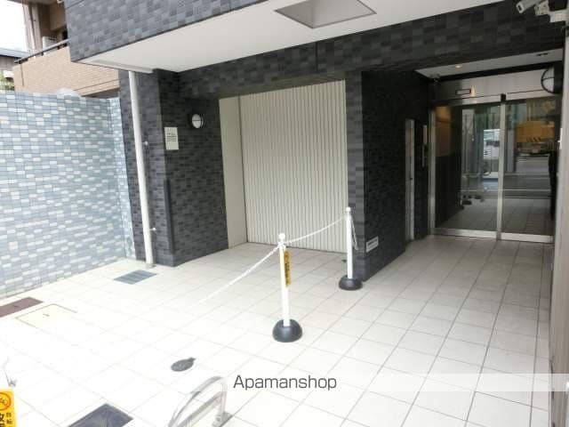 リードエイジ北浜の玄関写真