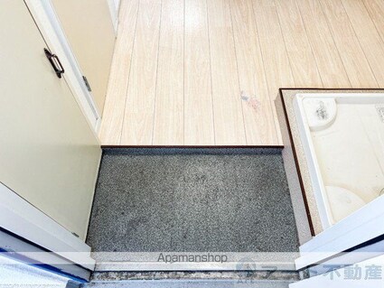 アルト雄郡　東棟[1R/22.9m2]の玄関