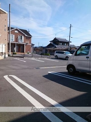 サンシャイン城南Ｂ[2LDK/56.68m2]の駐車場