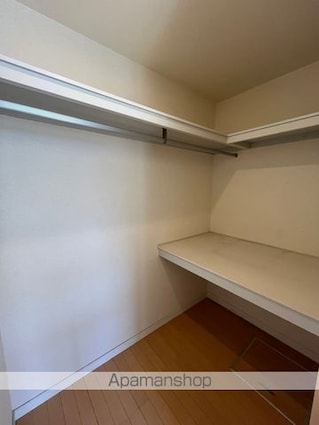 和歌山県和歌山市西小二里３丁目[1LDK/37.9m2]の収納