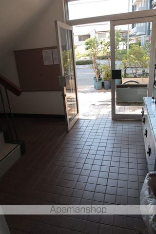 住吉建物2号館の玄関写真